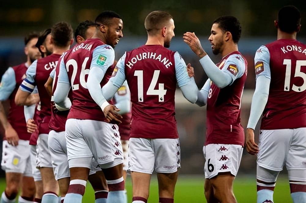 16岁的后卫萨蒙是继威尔希尔，道曼之后，第三位在...（继威尔希尔、道曼之后，年仅16岁的后卫萨蒙成为第三位在…）