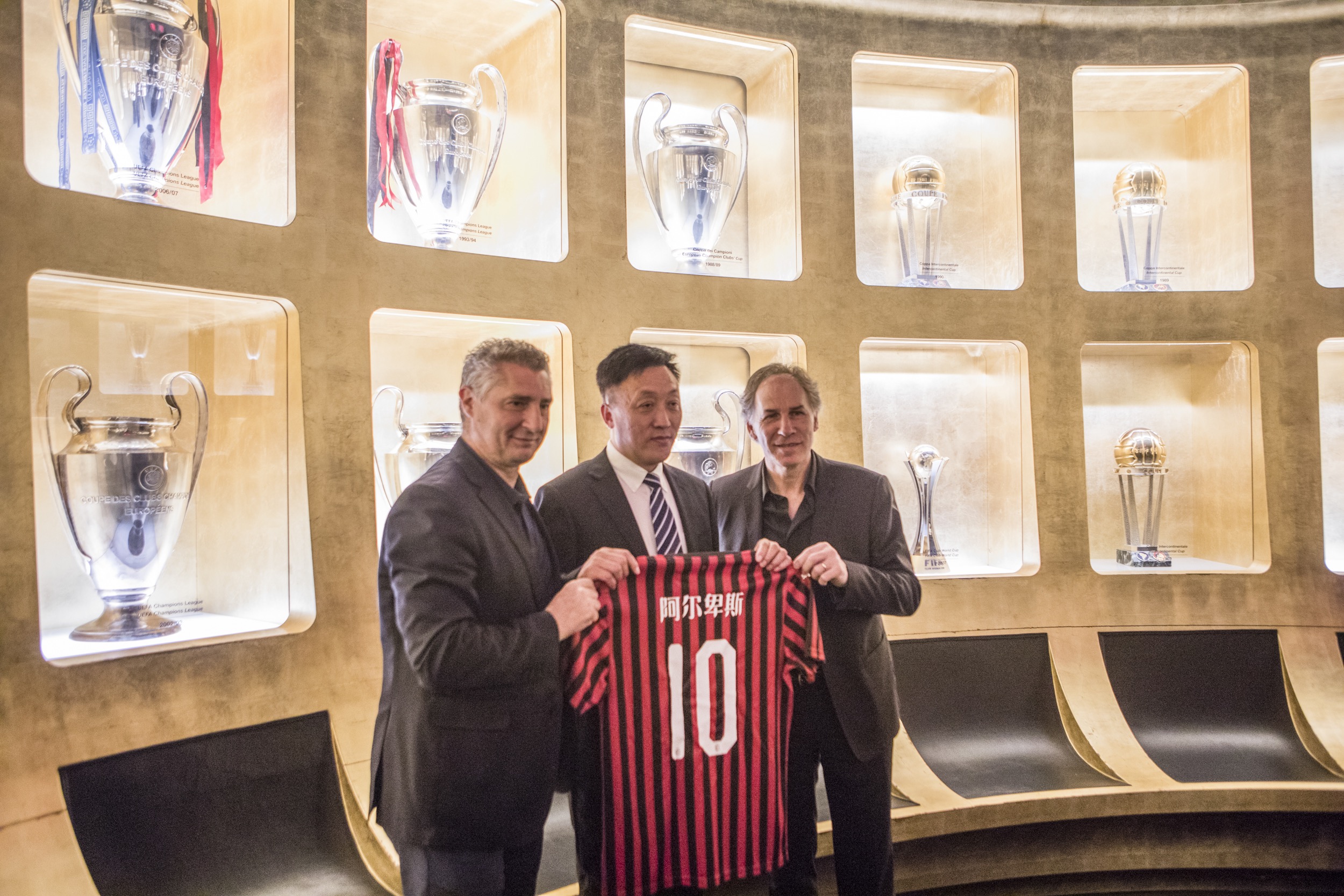 德转：阿森纳考虑明夏追阿德耶米，多特或面临出售球员的压力（德转：阿森纳计划明夏求购阿德耶米，多特或承压出售）