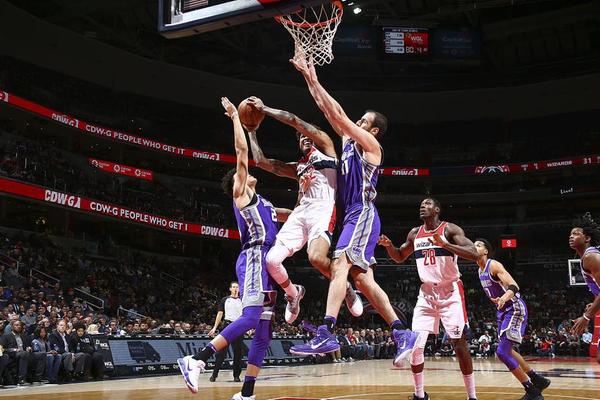 逆足双飞翼齐闪光！国米2500万先生3战逆袭，从水货逆袭球迷宠儿（逆足双翼同耀！国米2500万引援三战爆发，甩掉水货成球迷新宠）