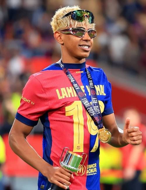 队记：恩比德&乔治对阵湖人都升级为大概率出战（恩比德、乔治战湖人出场状态更新：均为大概率出战）