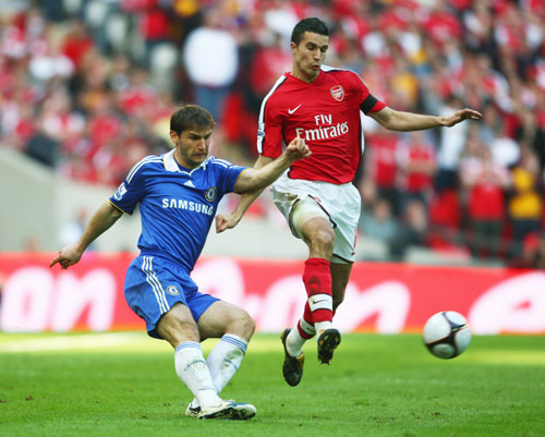 TA：利马传球出色&充满侵略性，他的回归可以丰富曼联打法（TA：利桑德罗传球犀利且富侵略性，复出有望丰富曼联战术）