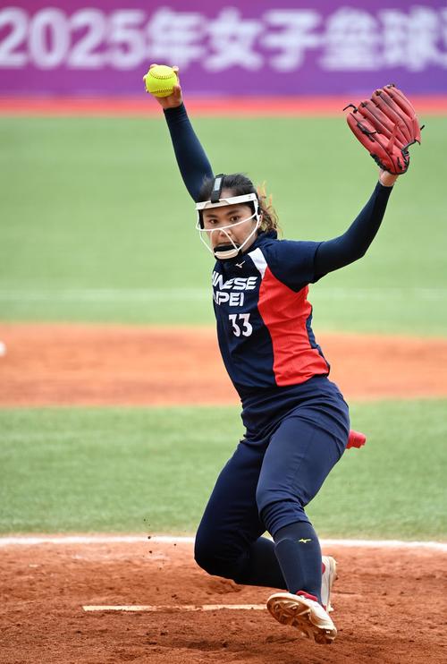 因扎吉执教巴勒莫客场3比1胜恩波利（因扎吉率领巴勒莫客场3-1力克恩波利）