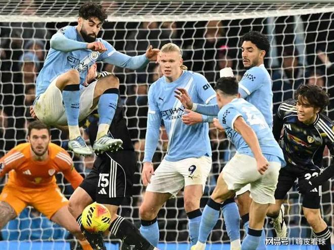 曼联官方：姆伯莫将在对阵埃弗顿的比赛中上演首秀（曼联官宣：姆伯莫战埃弗顿迎来首秀）